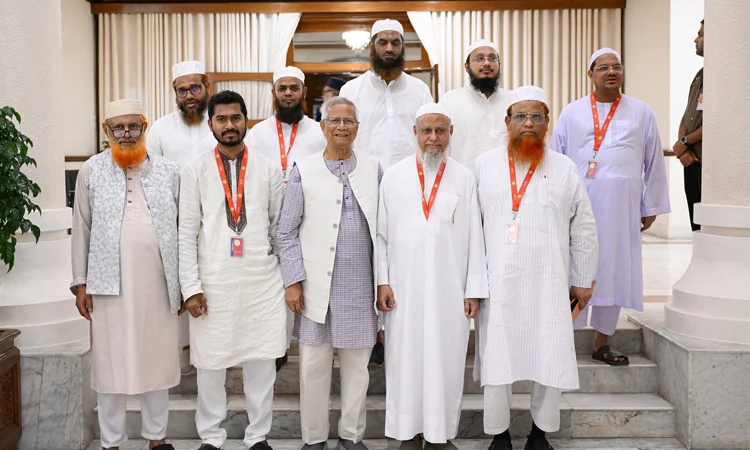 সংস্কার, বিচার ও নির্বাচনের লক্ষ্যে অন্তর্বর্তী সরকারের প্রতি দৃঢ় সমর্থন থাকবে: পীর চরমোনাই